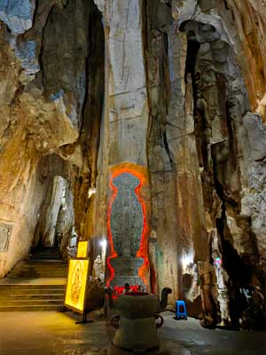 Am Phu Cave