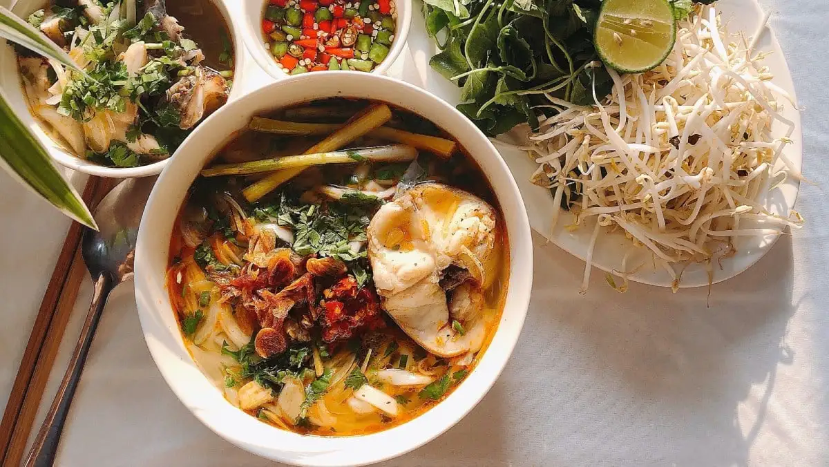 Banh Canh Ca Loc: Golden Fish Noodle Soup