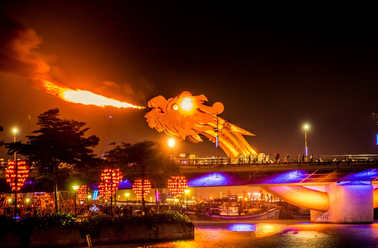 Dragon Bridge Da Nang Fire And Water Show