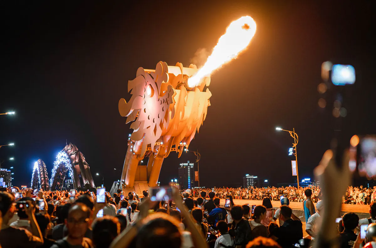 Dragon Bridge Da Nang: Fire Water Show Schedule Details