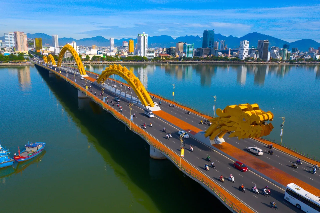 Dragon Bridge - The modern embodiment of Vietnam's history

