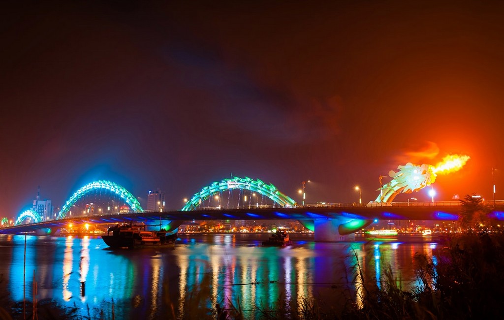 Dragon Bridge performing its famous fire show at night