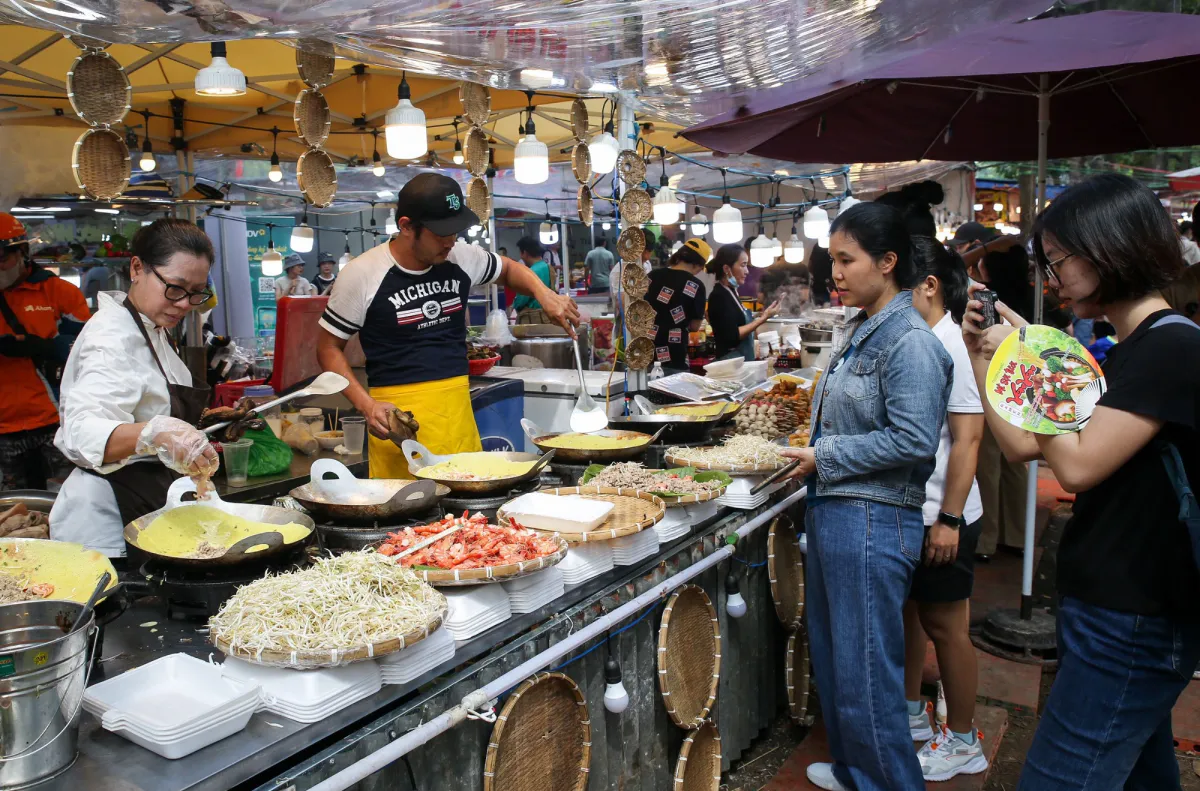 Experience Vietnamese Cooking Class With Market Visit