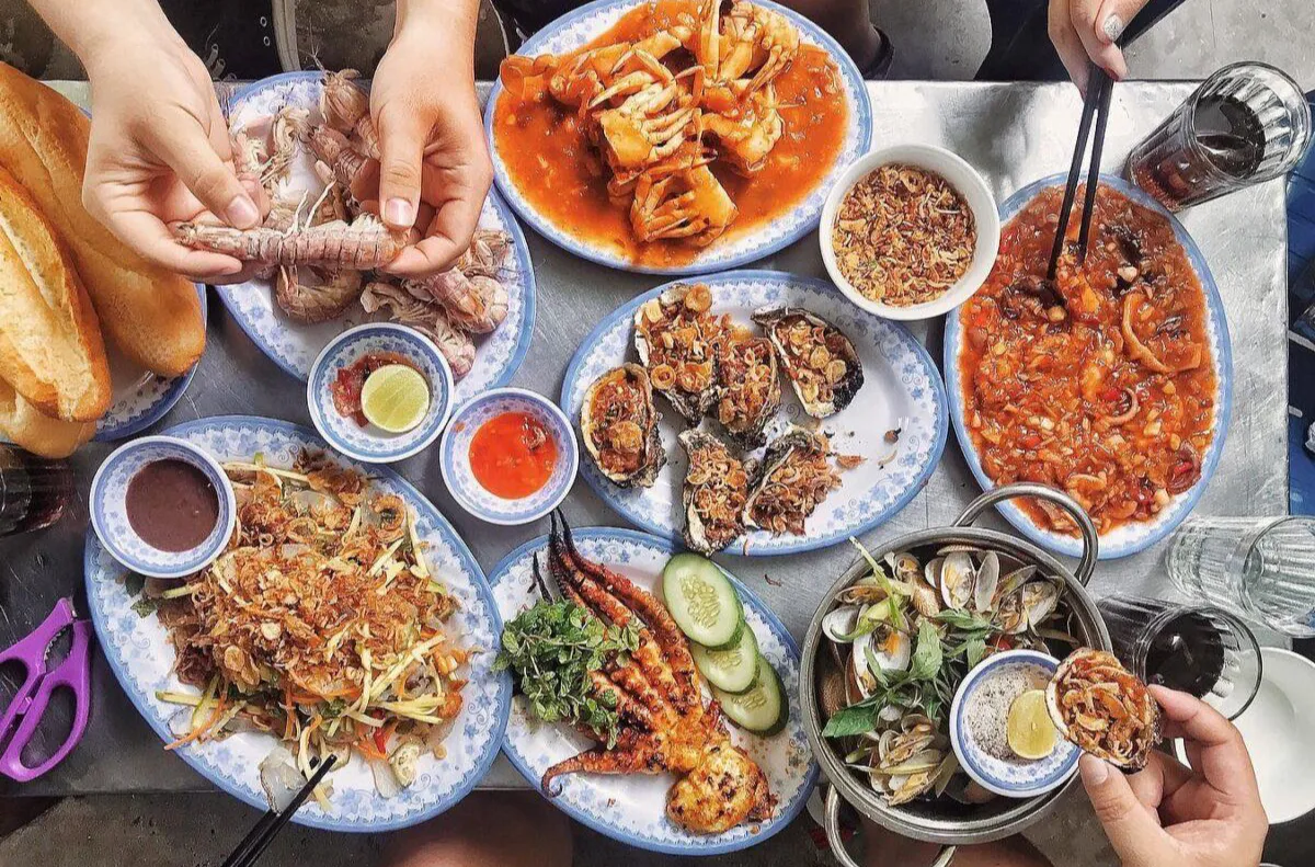 Fresh and Delicious Seafood at Nam Đảnh Restaurant