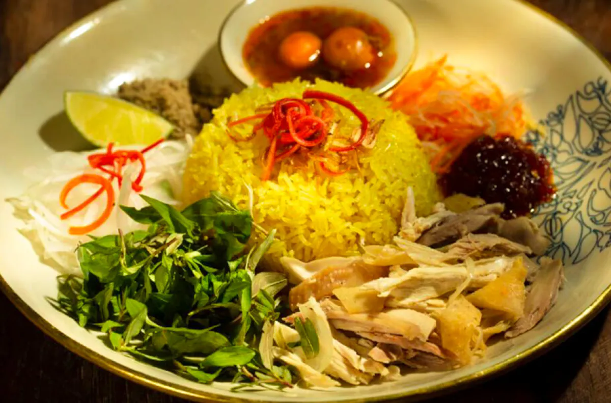 Give it a try to Hoi An chicken rice - a signature dish of Hoi An