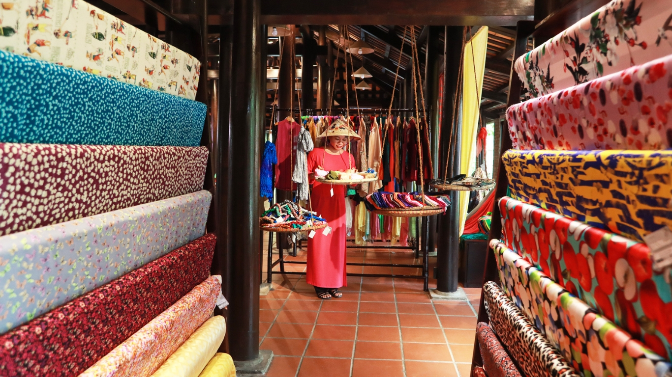 Hoi An Silk – A Treasure from the Silkworm Cocoon