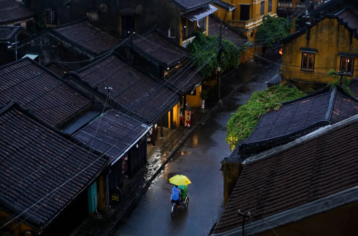 The weather information from the Hoi An travel guide is quite mild and pleasant.