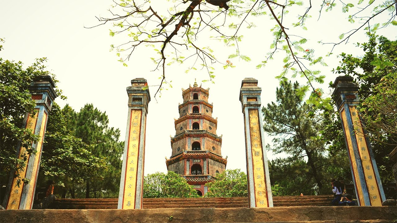 Thien Mu Pagoda Travel Guide: History & Visitor Tips