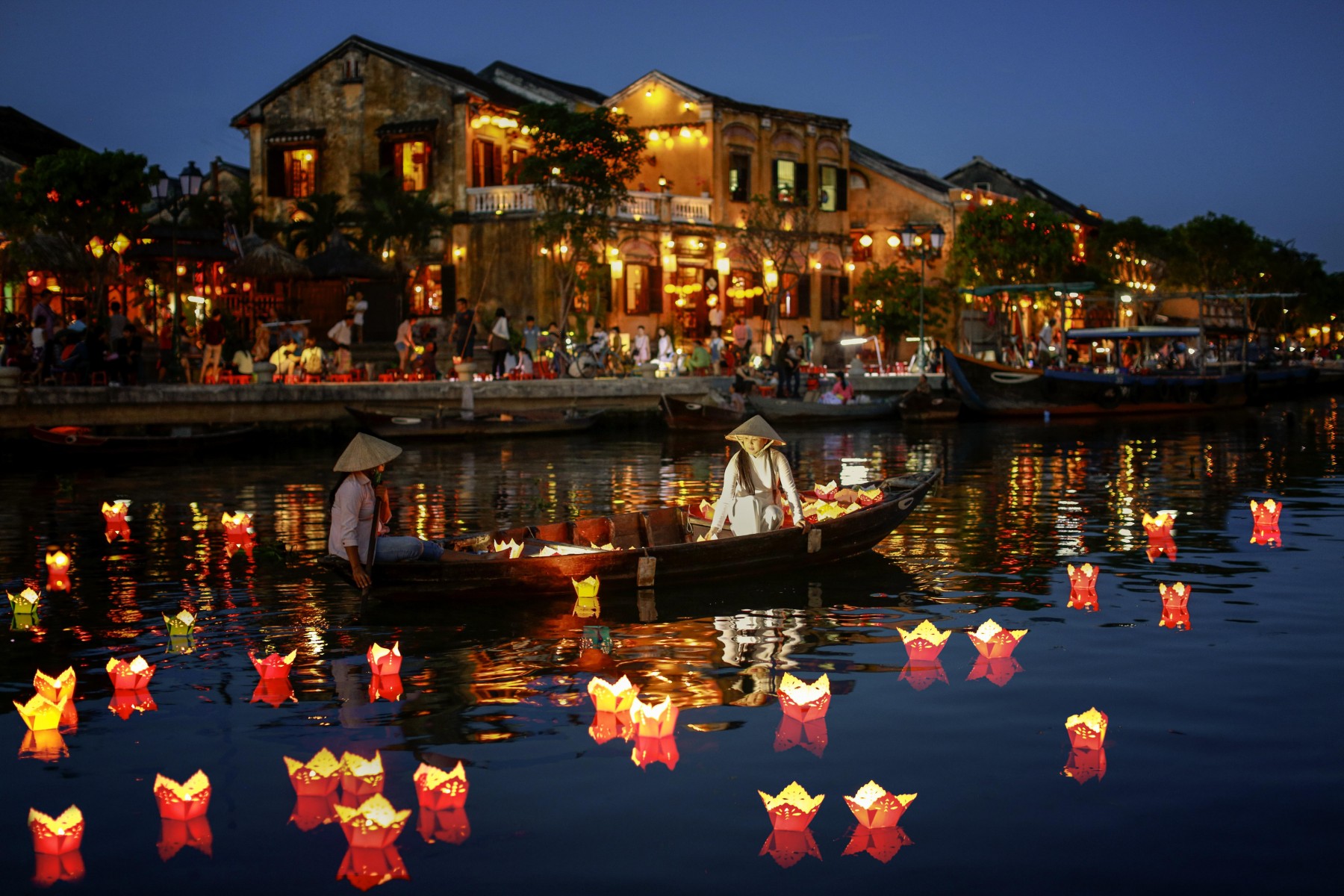 Things To Do in Hoi An: Lantern Streets, Food & Culture