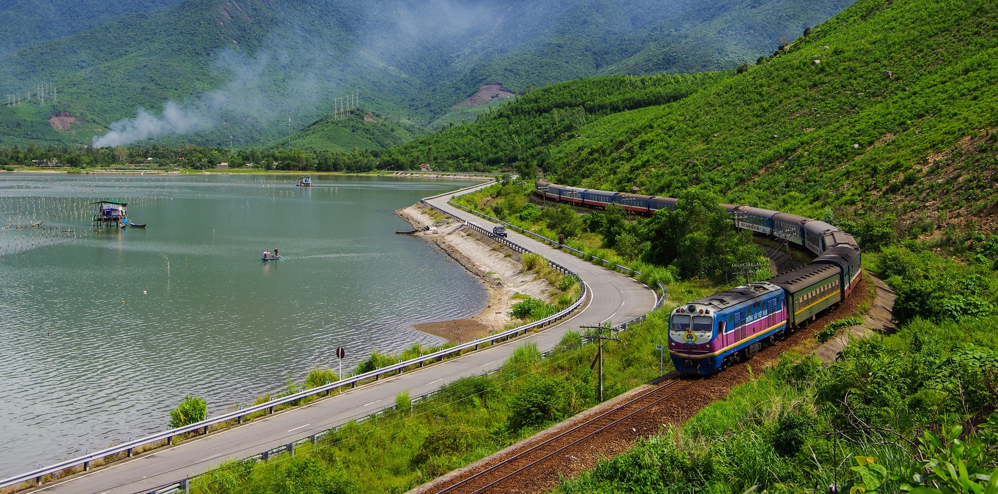 Train from Hanoi to Da Nang: Journey into a Thrilling Paradise 