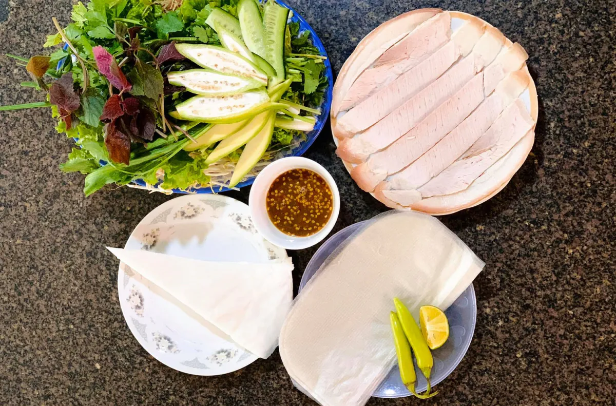 Unforgettable Flavor of Banh Trang Cuon Thit Heo