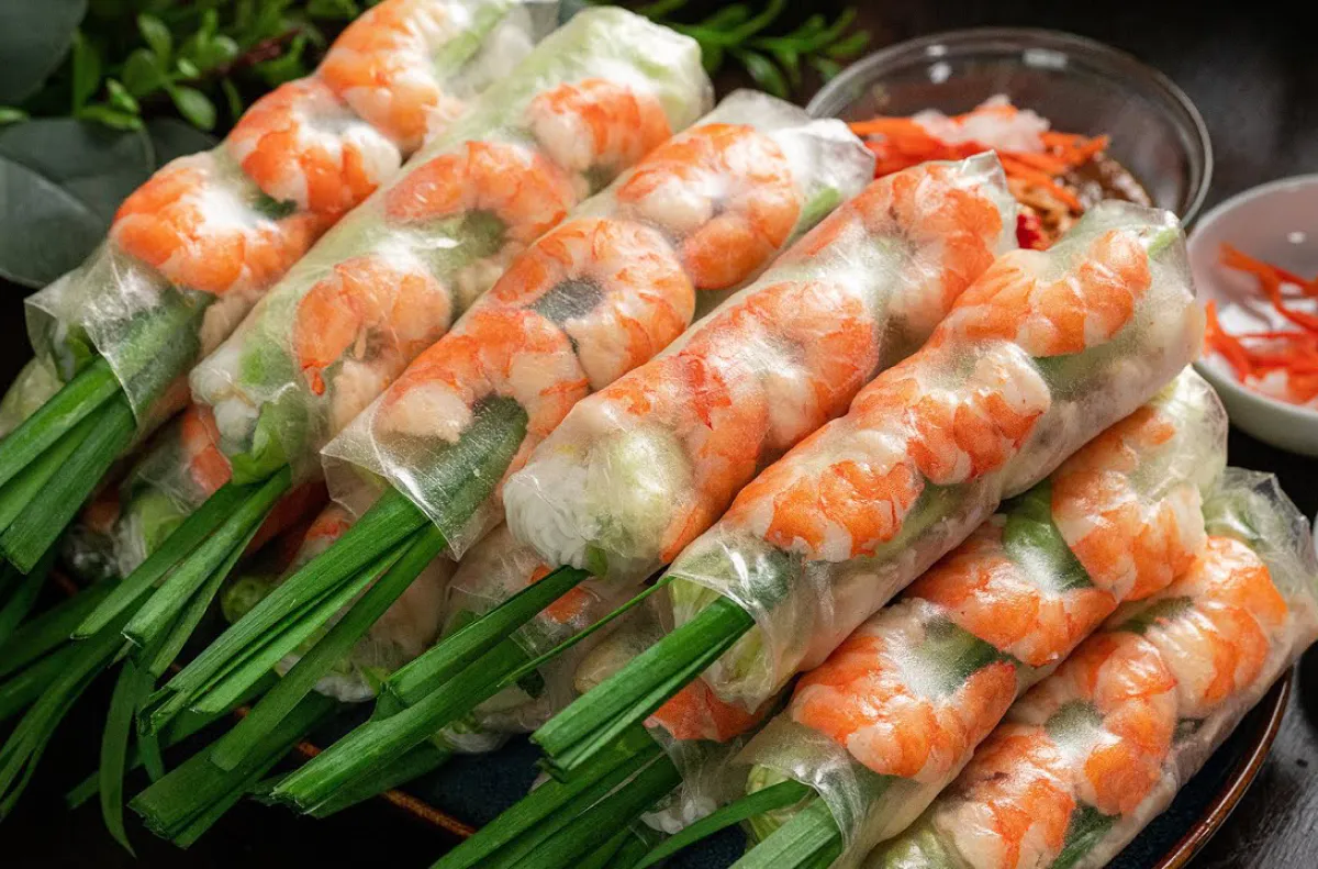Vietnamese Fresh Spring Rolls (Goi Cuon)